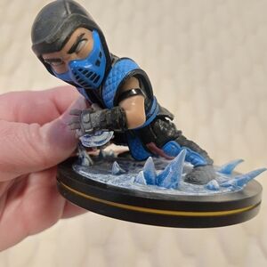 QMX-95 Q-fig Sub Zero Mortal Kombat Klassic Action Figure Warner Brother Collect
